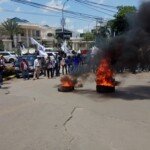 Bakar Ban, Pendemo ini Tuntut Perusahaan dan Tanyakan Amdal