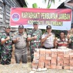 Karya Bakti Kodim 0418/Palembang Bantu Warga Bangun Jamban