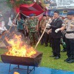 Sedikitnya 6919 Botol Miras Digilas, 15 Kg Ganja Dibakar dan Dua Ons Shabu serta 5426 Ekstasi Diblender