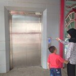 Dua Beranak Terjebak Dalam Lift LRT Stasiun Ampera