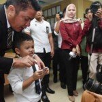 Hore… Cucu Gubernur, Danis dan Deka Sudah Punya Kartu Identitas Anak