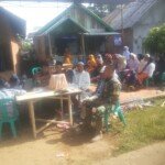 Babinsa Ngelayat Rumah Warga Pakai Baju Prajurit Lengkap