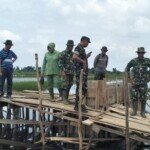 Sang Istri Rela Dampingi Dansatgas Tinjau Lokasi Kegiatan TMMD