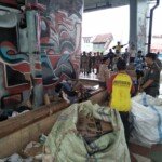 Sat Pol PP Tertibkan Pedagang dan Pemulung di Kawasan 7 Ulu