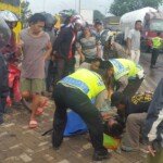 ‘Rem Blong’ Truck Fuso Sambar Motor, Mobil dan Pejalan Kaki