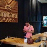 Warung Andharu Bisa Digunakan Reuni dan Karaoke