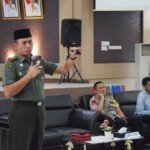 Dandim Palembang Beri Materi Wasbang Kepada Kader HMI