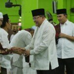 Peringati Nuzulul Qur’an di Desa Lumpatan, Bupati Dodi Ajak Warga Dukung Perda