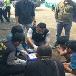 Pastikan Penumpang Aman Saat Mudik, Polisi di Lampung Utara Cek Urine Sopir Bus