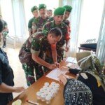 Pastikan Prajuritnya Bebas Narkoba, Dandim 0403/OKU Sidak Tes Urine