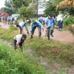 Kerja Bakti Bersama Wujud Kemanunggalan TNI dan Rakyat