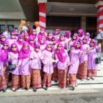 PKK OKI Pakai Jumputan Turut Partisipasi Pecahkan Rekor