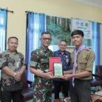 HUT RI 74, Mapala UIN RF Kibarkan Bendera Besar di Gunung Leuser