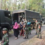 Prajurit TNI Kodim 0403/OKU Ungsikan Ratusan Warga Tegal Arum