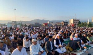 Gemuru Takbiran, Kapolda Sulbar Sholat Idul Adha di Anjungan Pantai Manakarra