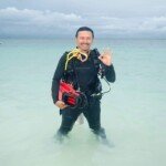 Fakfak Bentangkan Bendera 74 Meter di Kedalaman Air