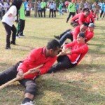 Lomba Tarik Tambang Meriahkan HUT RI dan Pupuk Kekompakan