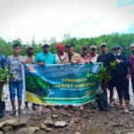 Untung Tamsil Pimpin Penanaman 100 Pohon Manggrove