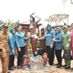 Susuri Sungai, Feby Deru Sapa Warga Muara Telang