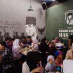 Dengan Harga Rp.18,500 Bisa Makan Dua Porsi Bakso Granat Mas Azis