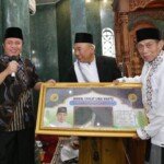 Jumatan di Masjid Al-Mu’auwanah, Herman Deru Minta di Bentuk Rumah Tahfidz