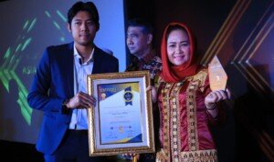 Winarti Raih Penghargaan Bupati Terbaik 2019