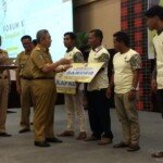 Ribuan Nelayan Dapat Premi Asuransi Dari Gubernur Sulbar