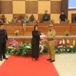 Pemprov Serahkan Nota Keuangan 2020 ke DPRD Sulbar