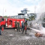 Lantamal IV Tanjungpinang Latihan Memadamkan Api