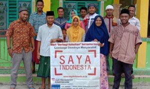 Aksi Bagi Sedekah Jumat LSM Saya Indonesia di Masjid Fakfak