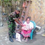 Berhati ‘Malaikat’, Babinsa Koramil 07/PB Bantu Warga Miskin di Kabupaten Sergai