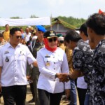 Bupati Winarti Berikan 6 Unit Kapal 3 GT Kepada Nelayan