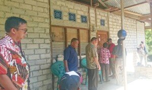 Kadis PUPR Tinjau Program BSPS di Distrik Fakfak Tengah