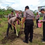 Cegah Banjir, Polres Blitar Tanam 2.000 Pohon