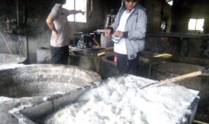 Pabrik Produksi Mi di Banyuasin Diduga Berbahan Zat Kimia dan Kecoa