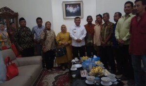 Warga Tanjung Pule ‘Curhat’ Dugaan Korupsi Oknum Kades ke Bupati OI