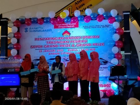 Bank Sumsel Babel Bagikan Grand Prize Mobil Innova Bagi Nasabah
