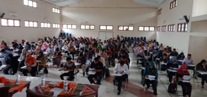 Ratusan Peserta Ikut Ujian PPK KPU Batanghari