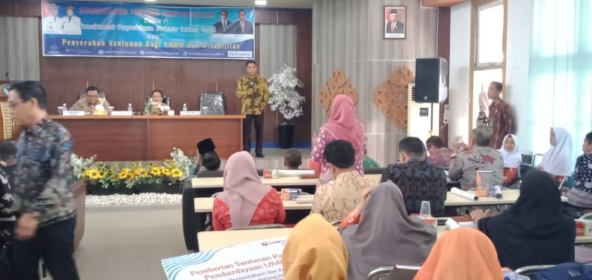 Dinas Perpustakaan Batanghari Salurkan Bantuan CSR CIMB Niaga Syariah