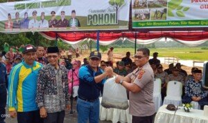 Murid SMK-PP Batanghari Jambi Sumbang Bibit Pohon dan Benih Ikan