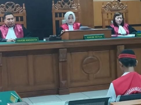 Pembunuh Anak Tiri Divonis 15 Tahun