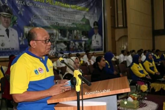 Pembatik Asal Yogyakarta Ajari Warga Lahat Teknik Membatik