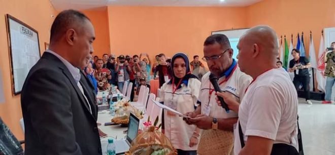 Paslon CEPAT Serahkan Syarat Dukungan Perseorangan ke KPUD Fakfak