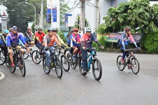 Jelang Kejurda, Forkopimda Lahat Parade Sepeda