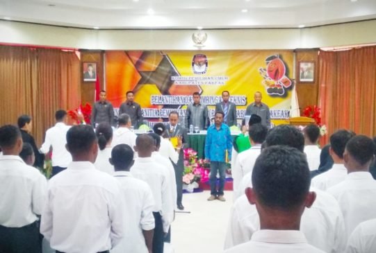 KPU Lantik 85 Anggota PPD Pilkada Fakfak 2020