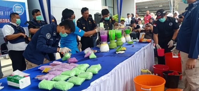 BNNP Sumsel Musnahkan 35 Kg Sabu dan 34 Ribu Pil Ekstasi