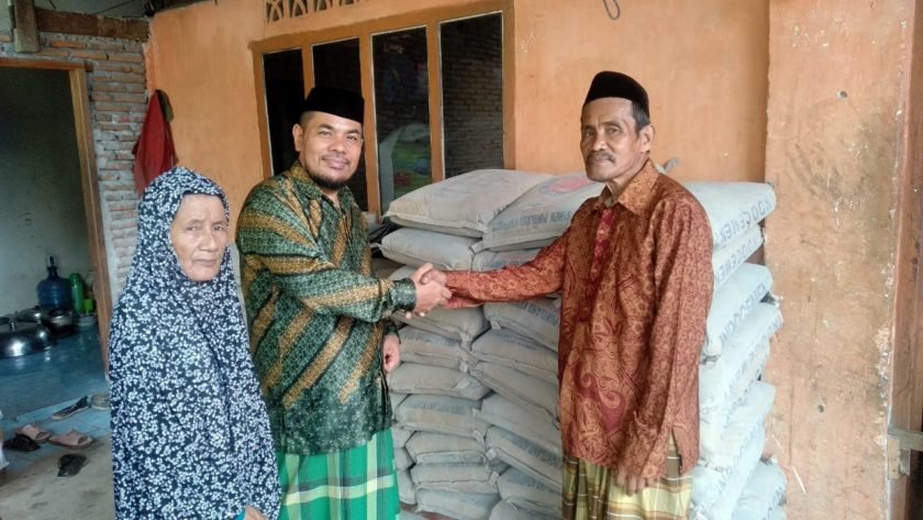 Cara Anggota DPRD Mamuju Fraksi Demokrat Peduli Rumah Ibadah