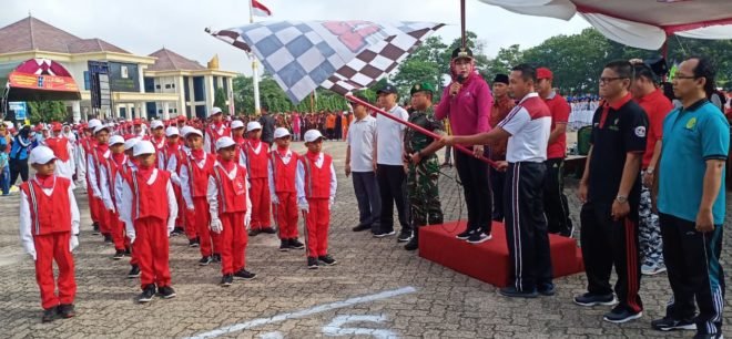 Bupati Tulang Bawang Lepas 107 Peserta Lomba Gerak Jalan