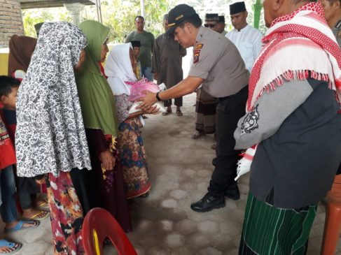 Polsek Perbaungan Santuni Anak Yatim dan Jompo