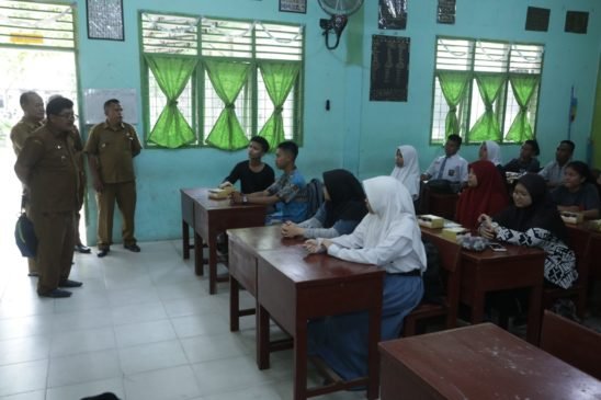 Kadis Pendidikan Kabupaten Asahan Lihat Kesiapan Bimtek Siswa Siswi Sempoerna Foundation